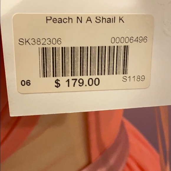 Dress - Picture 4 of 5